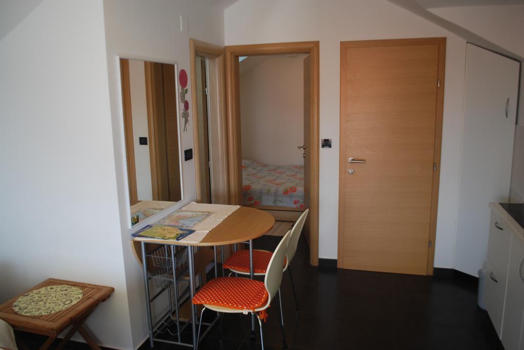 Apartments Villa Lili Lovetovo Vodice Exterior photo
